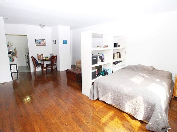 2nd image of 41 W 71st St APT 5C