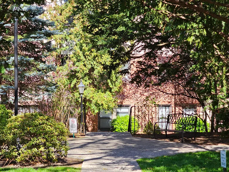3 Greenridge Ave #D7 — Photo 6
