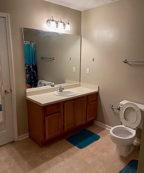 2914 Southpark Ter SW — Photo 2