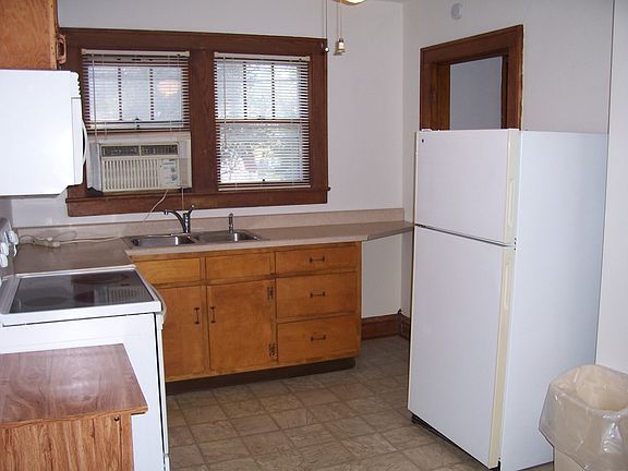 4th image of 434 W Park St