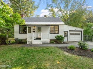 25 Edmel Rd, Glenville, NY 12302