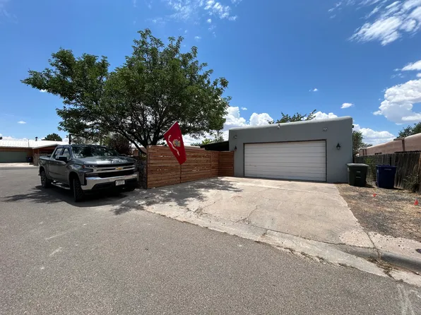 1202 Morning Dr, Santa Fe, NM 87507