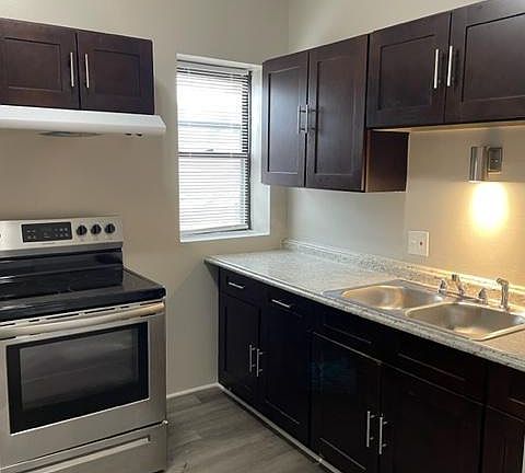5th image of 6811 S Paxton Ave APT 206