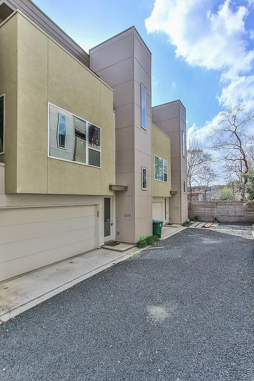 1219 Wagner St — Photo 3