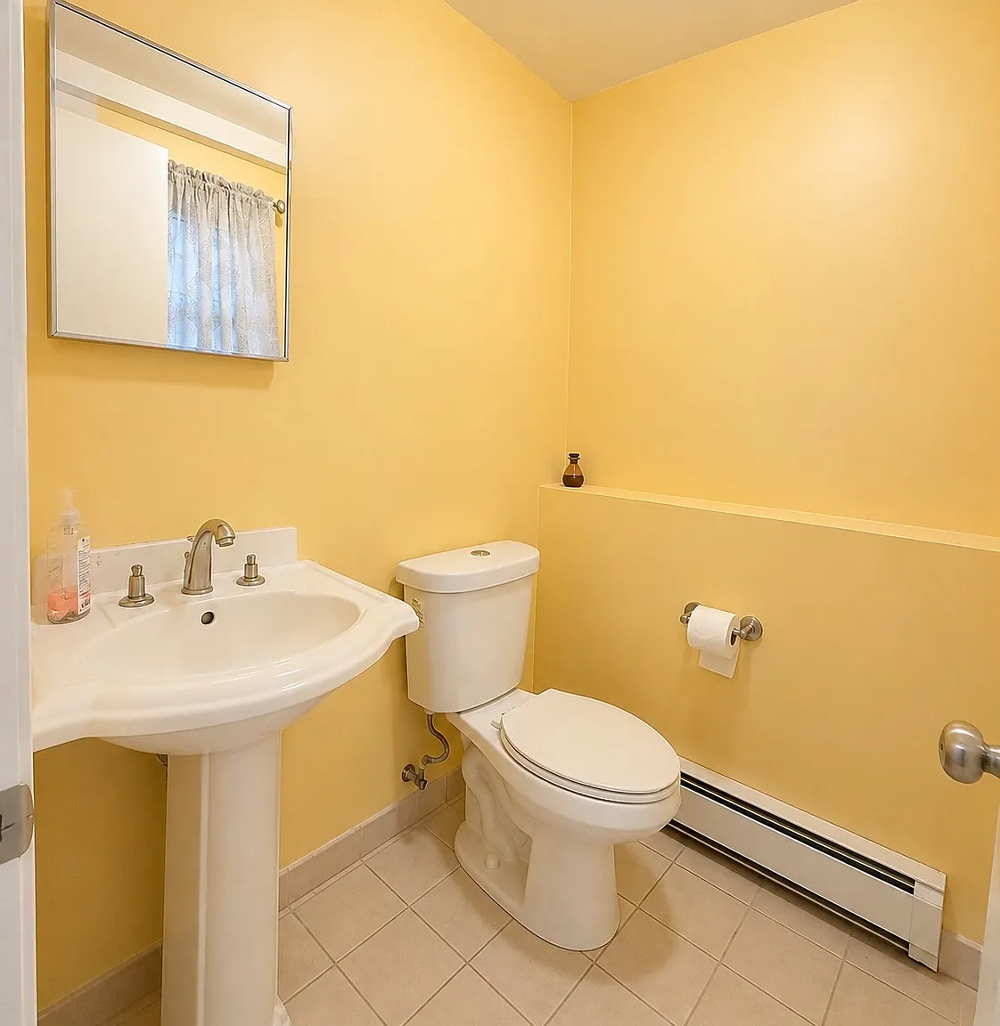 4 bed, 2.5 bath, 2035 sqft, $5,000 — Photo 3
