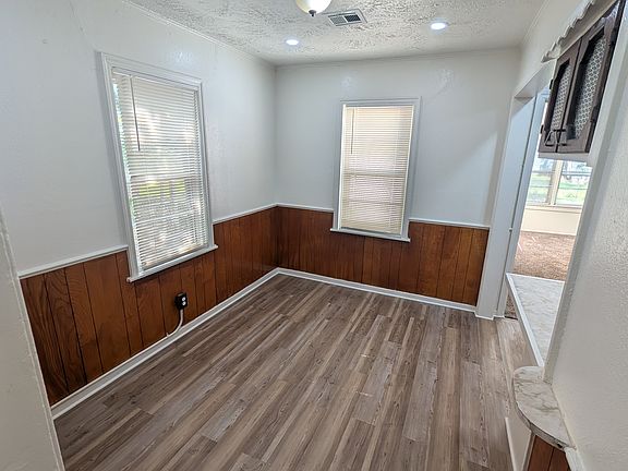 3rd image of 313 E Jacobs Dr #1
