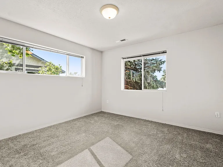 2 Bed/1 Bath in 55+ Independent Living Community — Photo 10