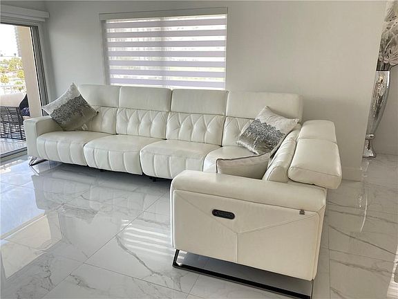 2nd image of 300 Bayview Dr APT 415