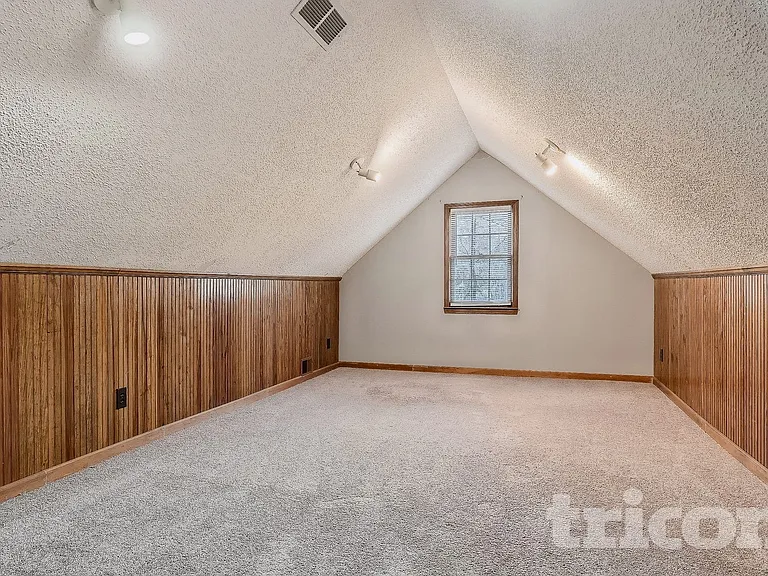 150 Tanglewood Dr — Photo 3
