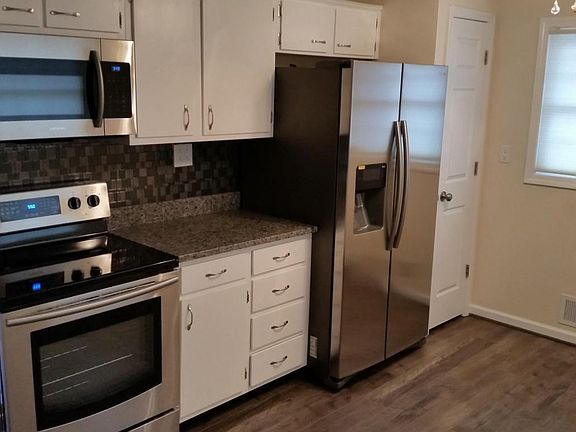 4 - Kitchen