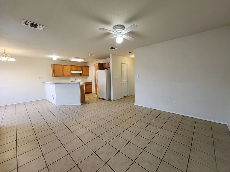 3014 Green Mountain Dr — Photo 4