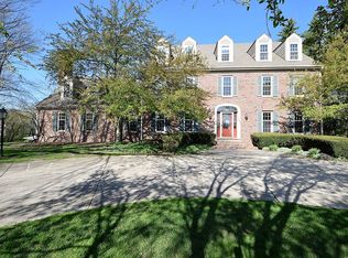 2345 Woodmoor Ln, Brookfield, WI 53045