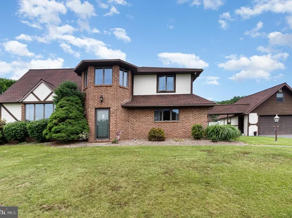 44 Hilltop Rd, Halifax, PA 17032