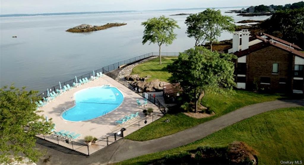 水面院 英 1枚 / Minano,School at Water's Edge 1 Waters Edge Dr, Quogue, NY 11959 | Out East