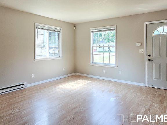 4th image of 1303 Bruce St