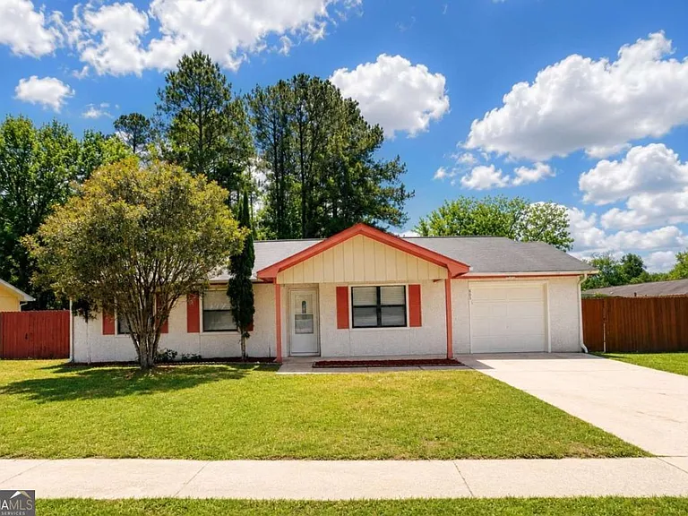 603 Plantation Village Dr — Photo 3