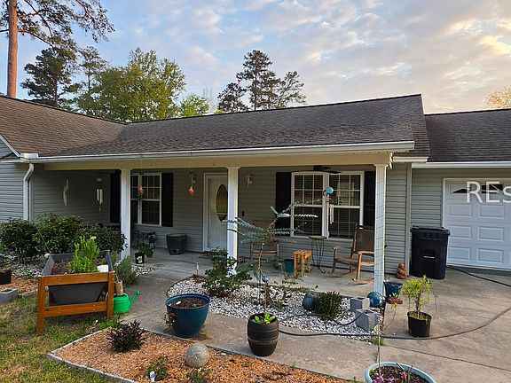 2nd image of 705 Holly St W