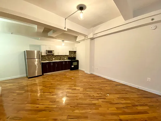Rented by City Connections Realty | media 15