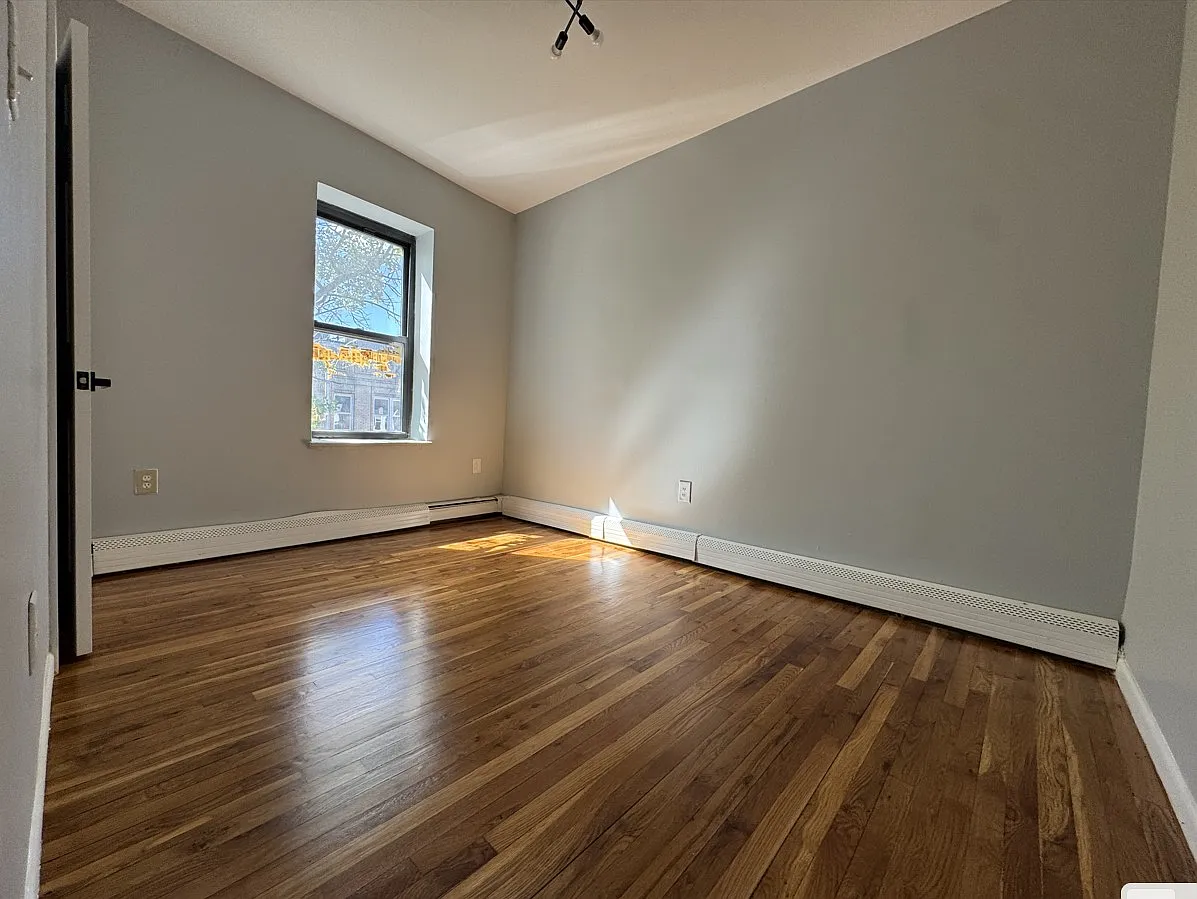 2 bed, 800 sqft, $2,250 — Photo 4