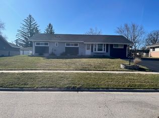65 Flagstaff Ln, Hoffman Estates, IL 60169