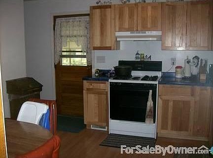 2nd image of 1423 Lakelawn Dr