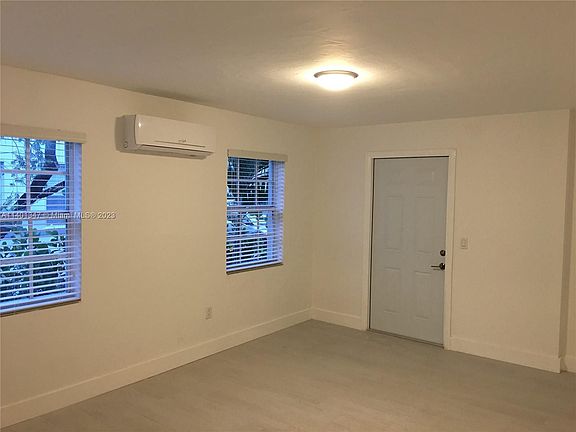 3rd image of 19 Sidonia Ave APT 2