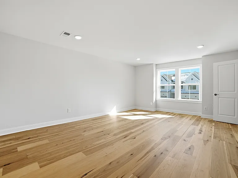 18 Whitaker Ln — Photo 33
