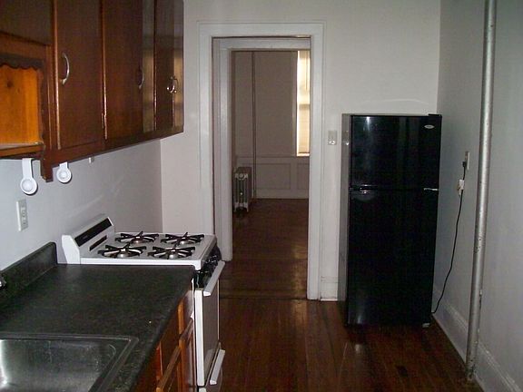 5th image of 905 41st St #1