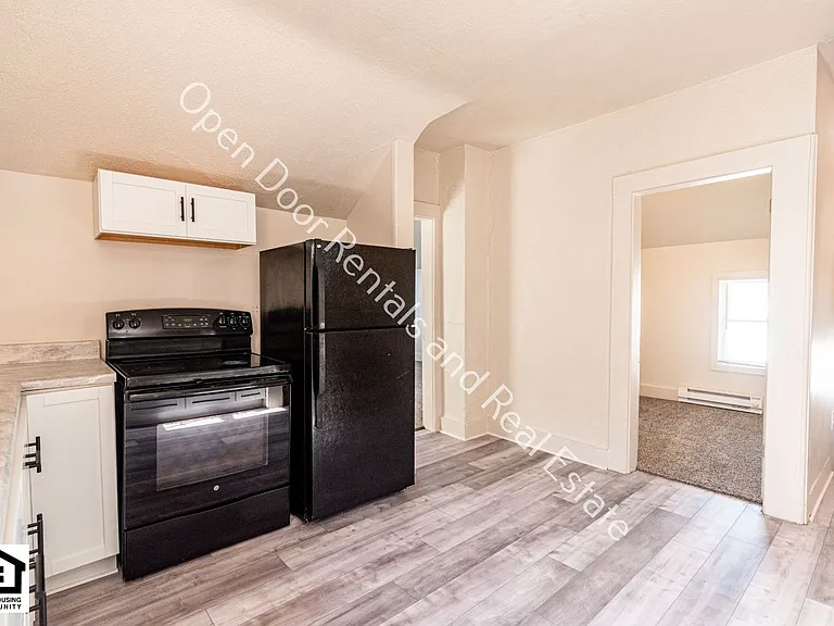 1240 Boone St — Photo 7