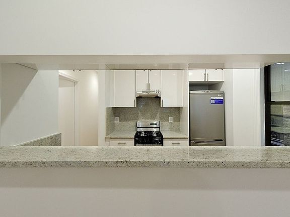 5th image of 192 6th Ave APT 4F