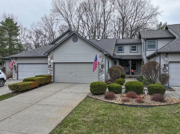 2338 Golden Pond, Fenton, MI 48430