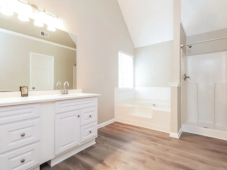 1085 Ivey Ln — Photo 13