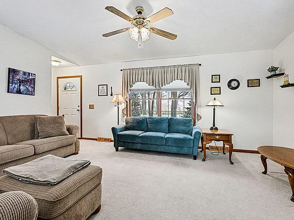 4th image of 9654 W De Ave