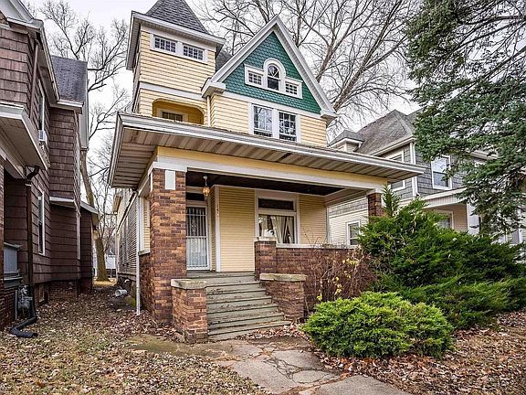 3rd image of 1412 W Barker Ave