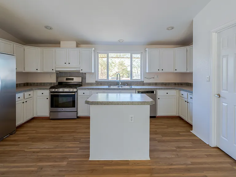 25120 Charina Rd — Photo 7