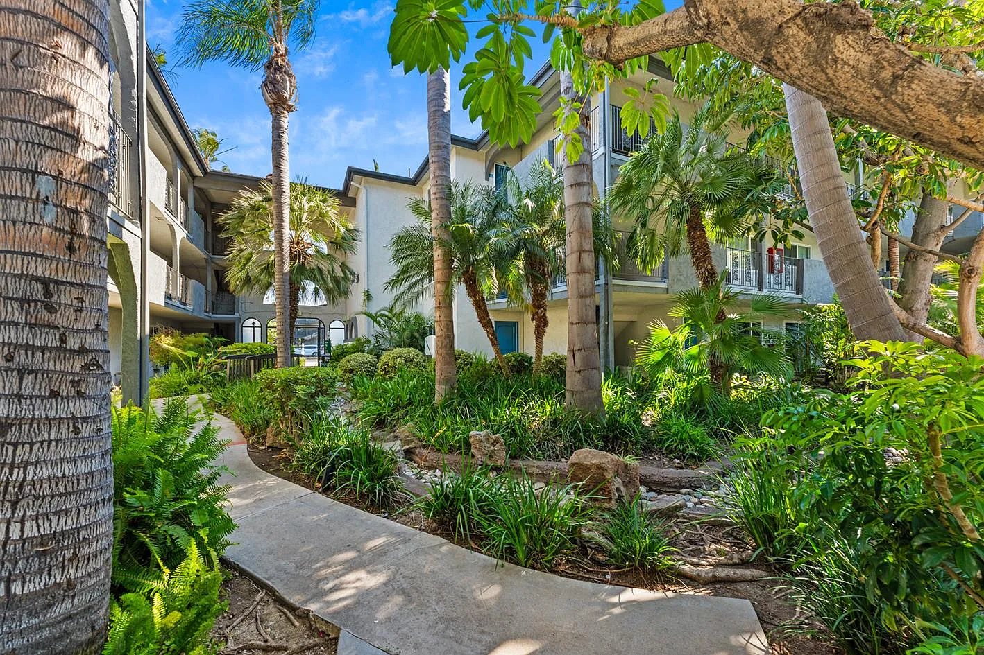 Coast Apartments — Photo 3