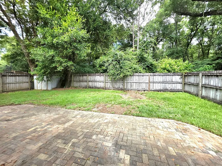1059 Simpson St — Photo 22