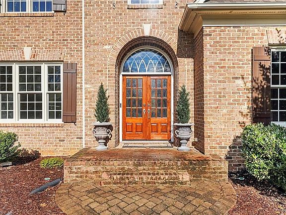 5th image of 5902 Snow Hill Dr