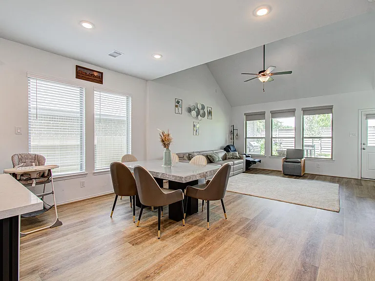 4722 Crest Hill Dr — Photo 17