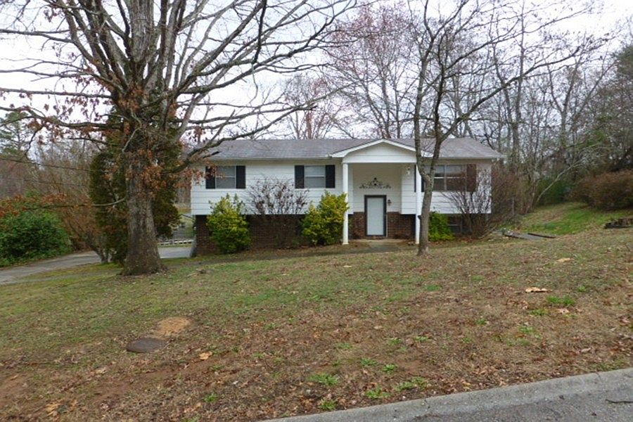1st image of 2332 Round Tree Dr