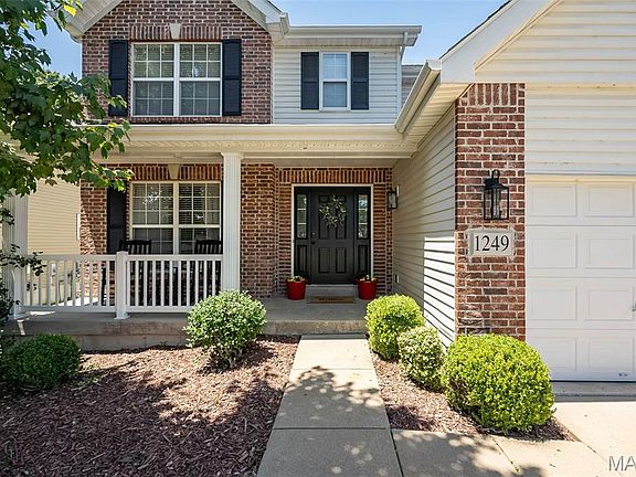 3rd image of 1249 Woodside Dr