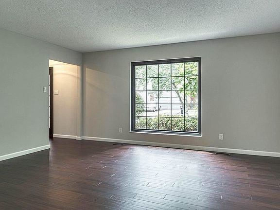 4th image of 6129 Southern Dr