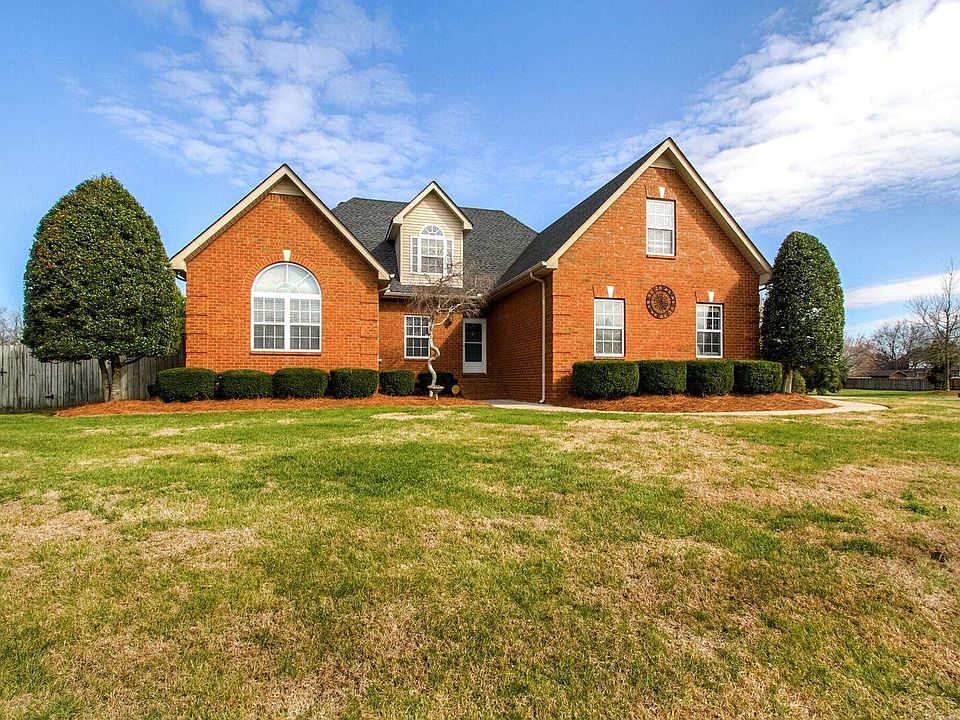 1st image of 402 Royal Glen Blvd