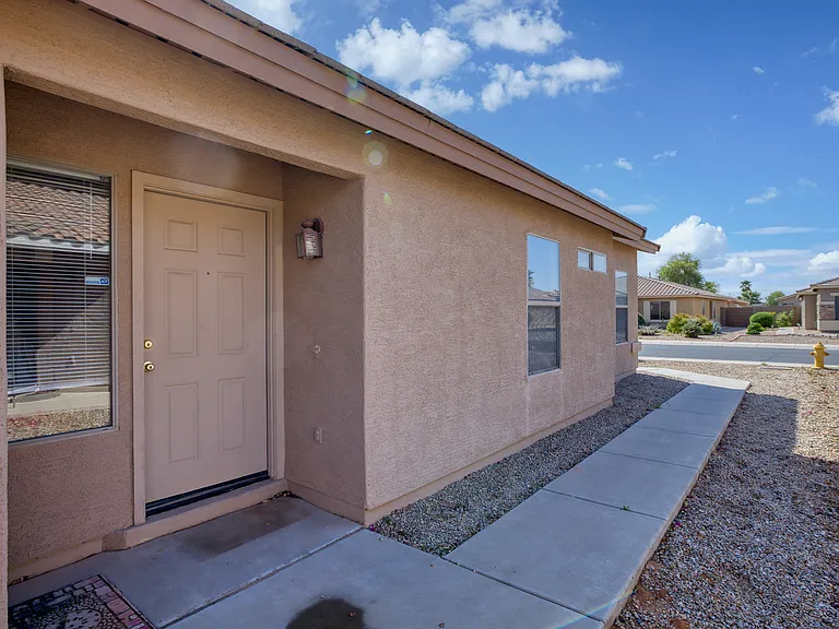 42394 W Oakland Dr — Photo 3