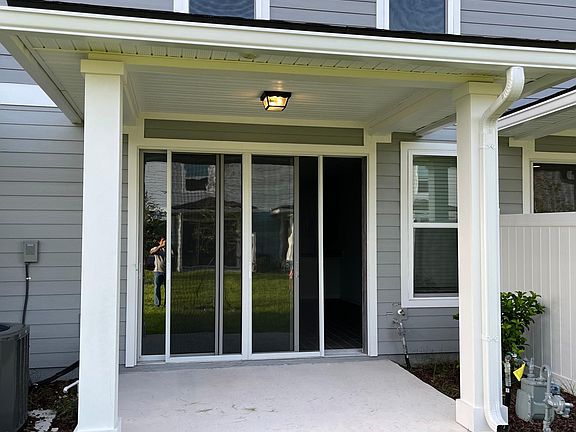 3rd image of 124 Pinebury Ln