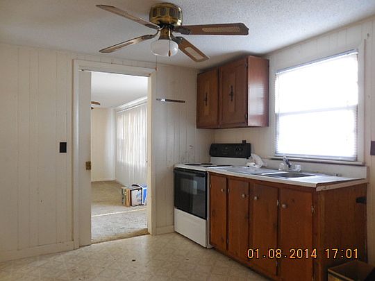 2nd image of 105 N Stringfield St