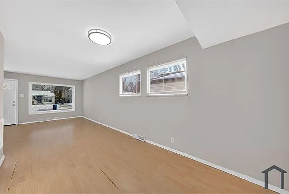 146 Grampian Rd — Photo 11