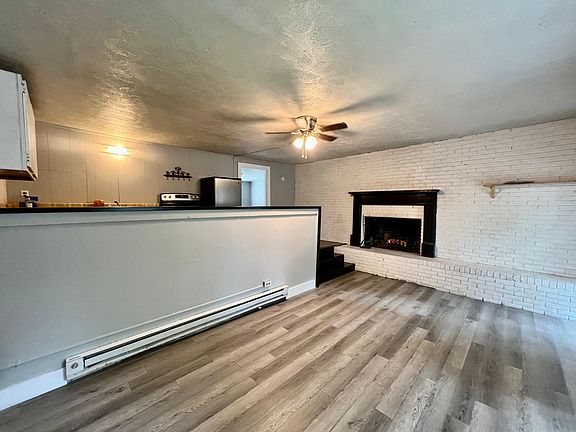 3rd image of 622 Fitzsimmons St #B