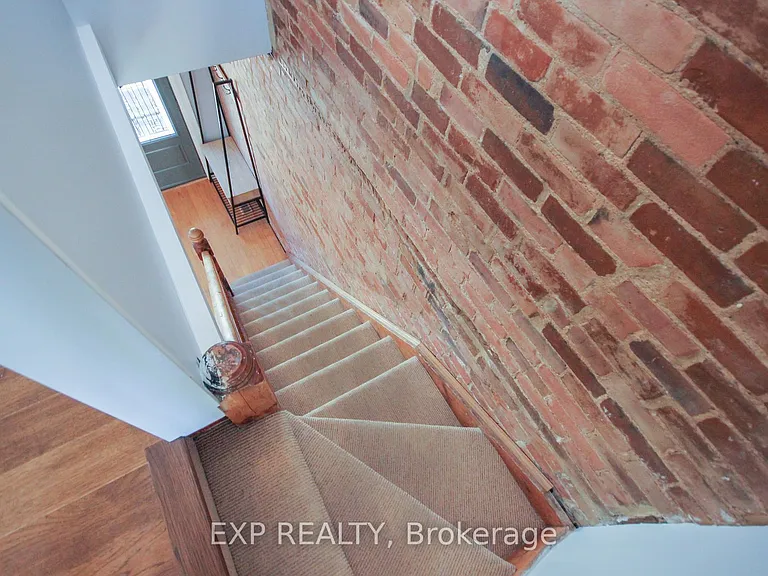 114 Sweetland Ave — Photo 23