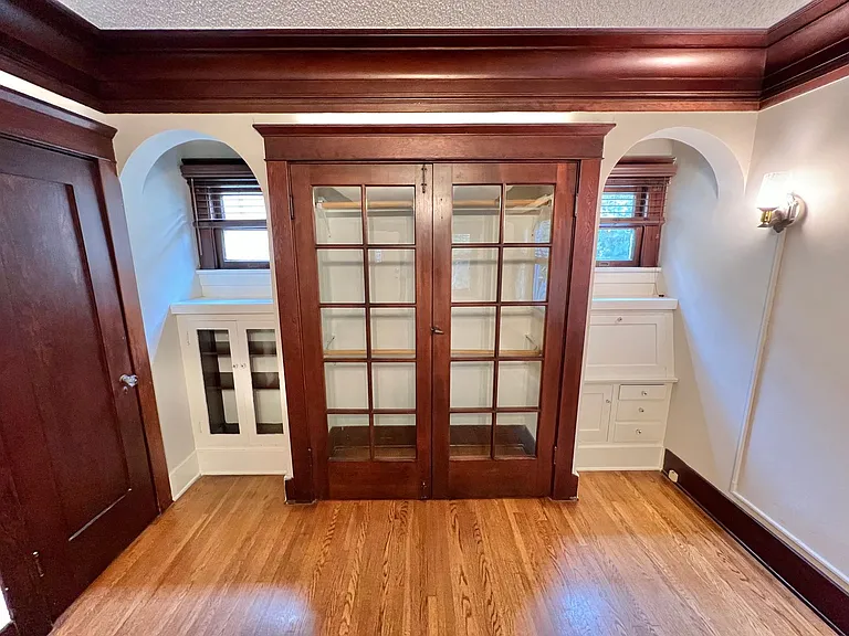366 Carroll Park East — Photo 4